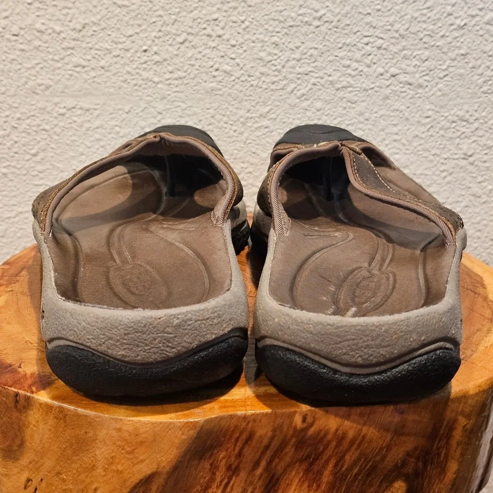 KEEN Kona Brown‎ Leather Embossed Thong Sandals Mens 8 Womens 10 1120-BIST